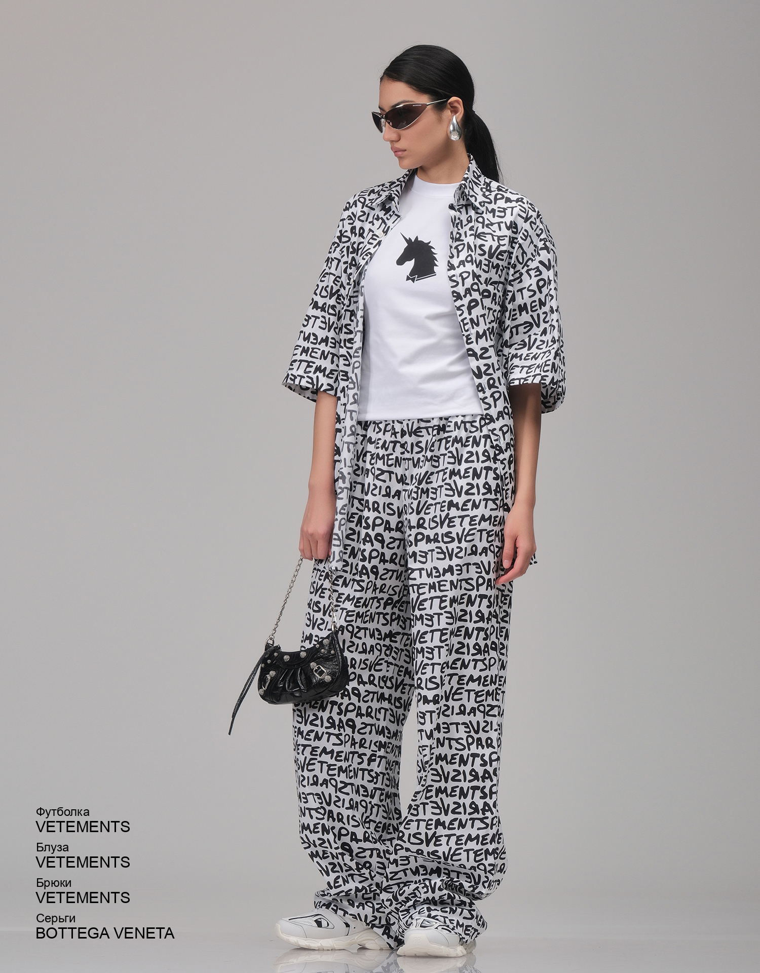 VETEMENTS Футболка look