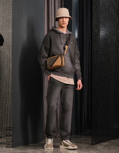 FENDI Брюки 36650