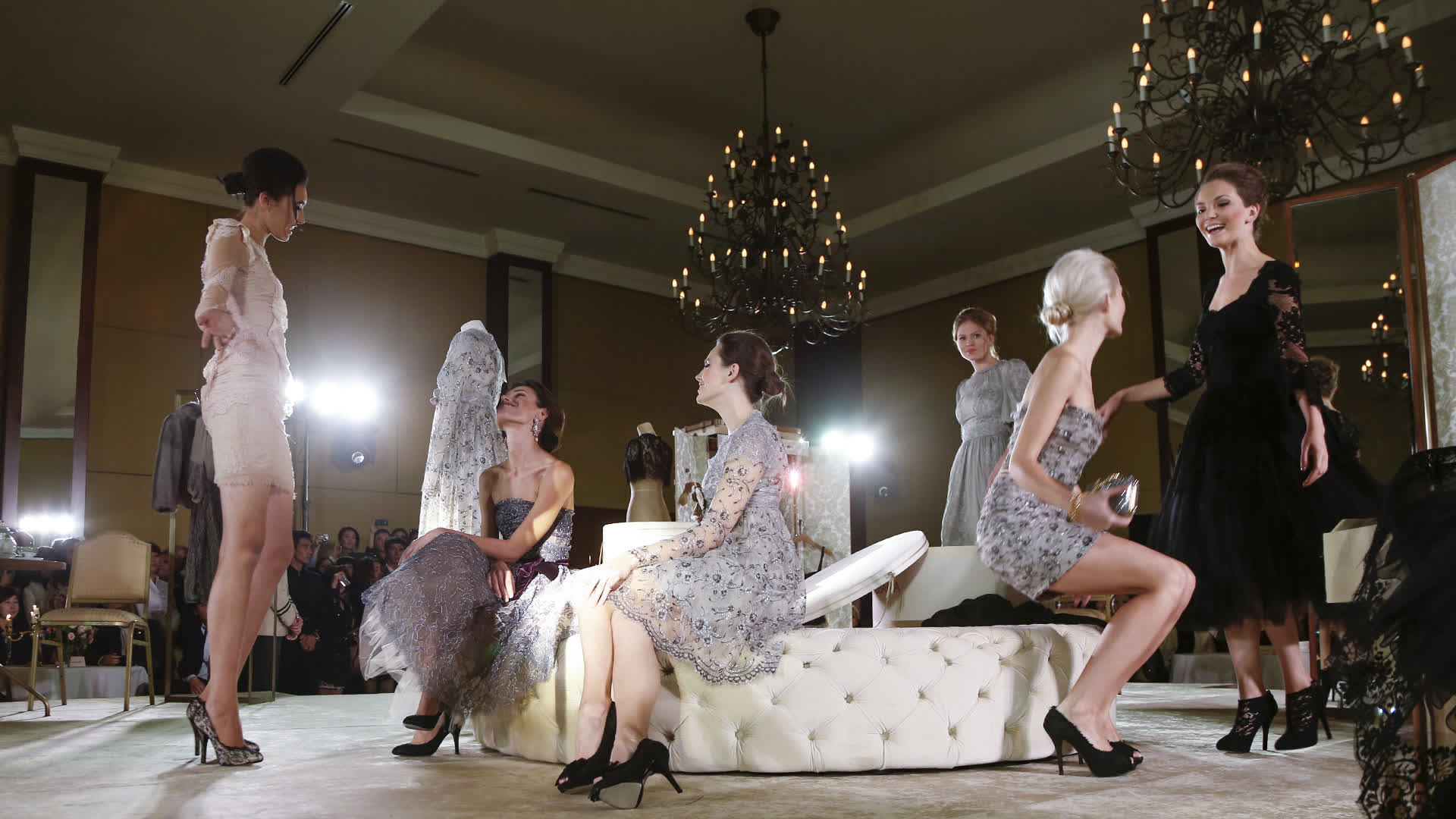 Glamour Avenue Zoom ПОКАЗ  DOLCE&GABBANA