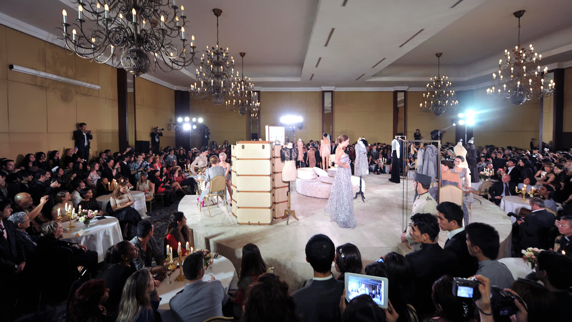 Glamour Avenue Zoom ПОКАЗ  DOLCE&GABBANA