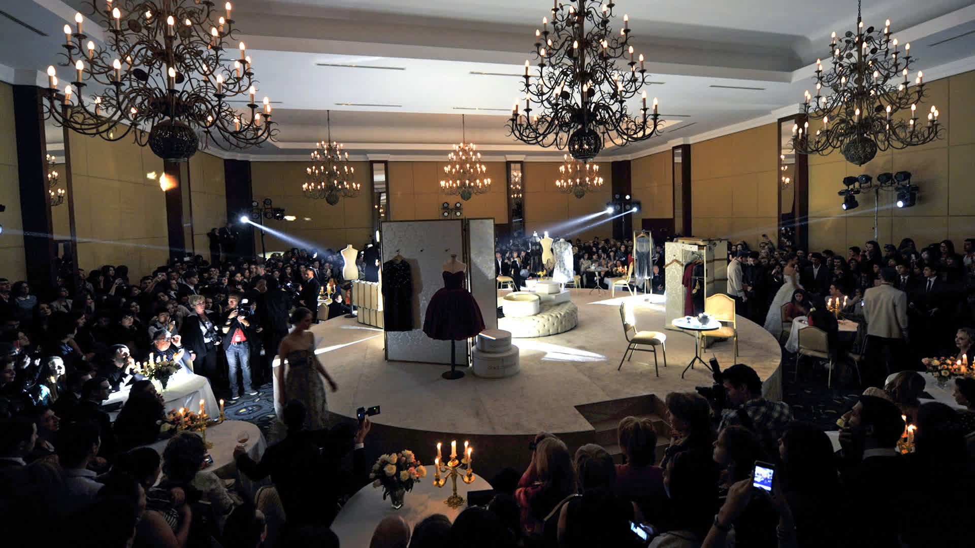 Glamour Avenue Zoom ПОКАЗ  DOLCE&GABBANA