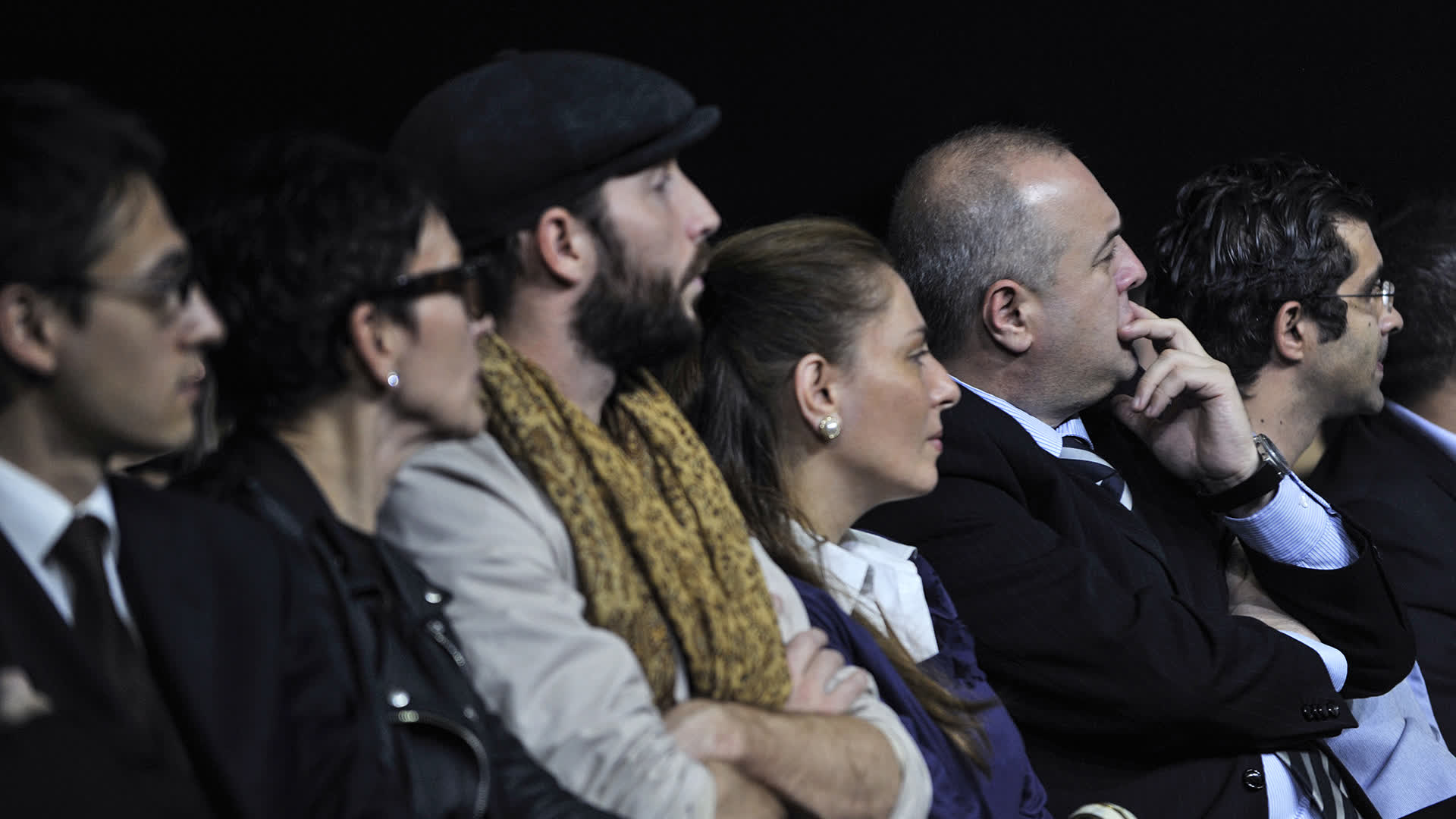 Glamour Avenue Zoom ПОКАЗ YVES SAINT LAURENT