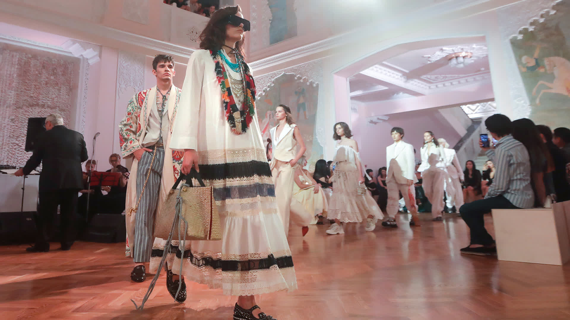 Glamour Avenue Zoom Гала-вечер в честь 20-летия Podium Italia прошел в ГАБТе  