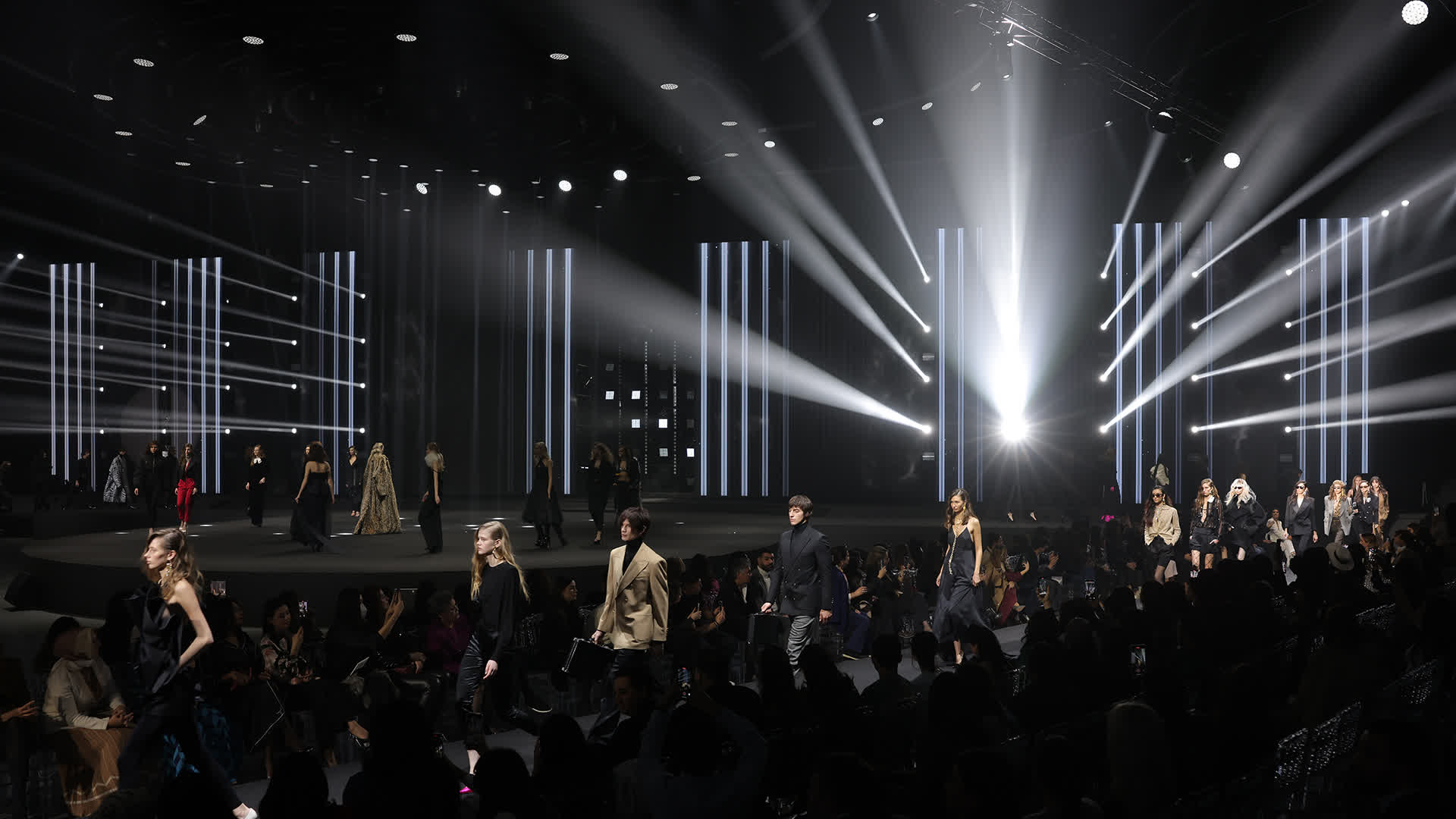 Glamour Avenue Zoom Акцентный воротник