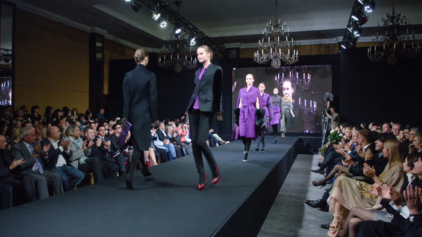 Glamour Avenue  ПОКАЗ YVES SAINT LAURENT