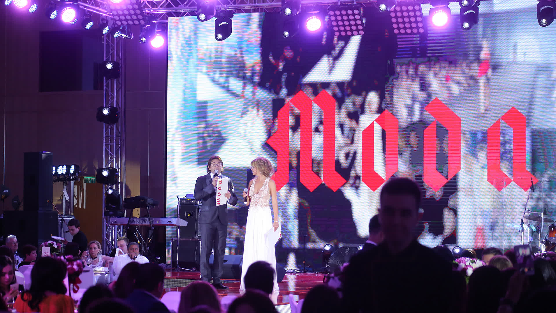 Glamour Avenue Slider Top