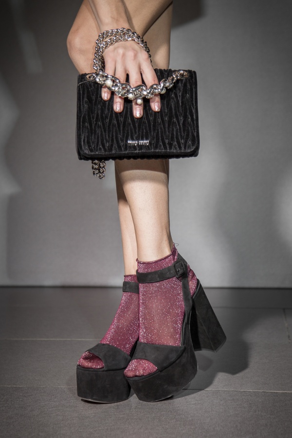 MIU MIU Босоножки  307