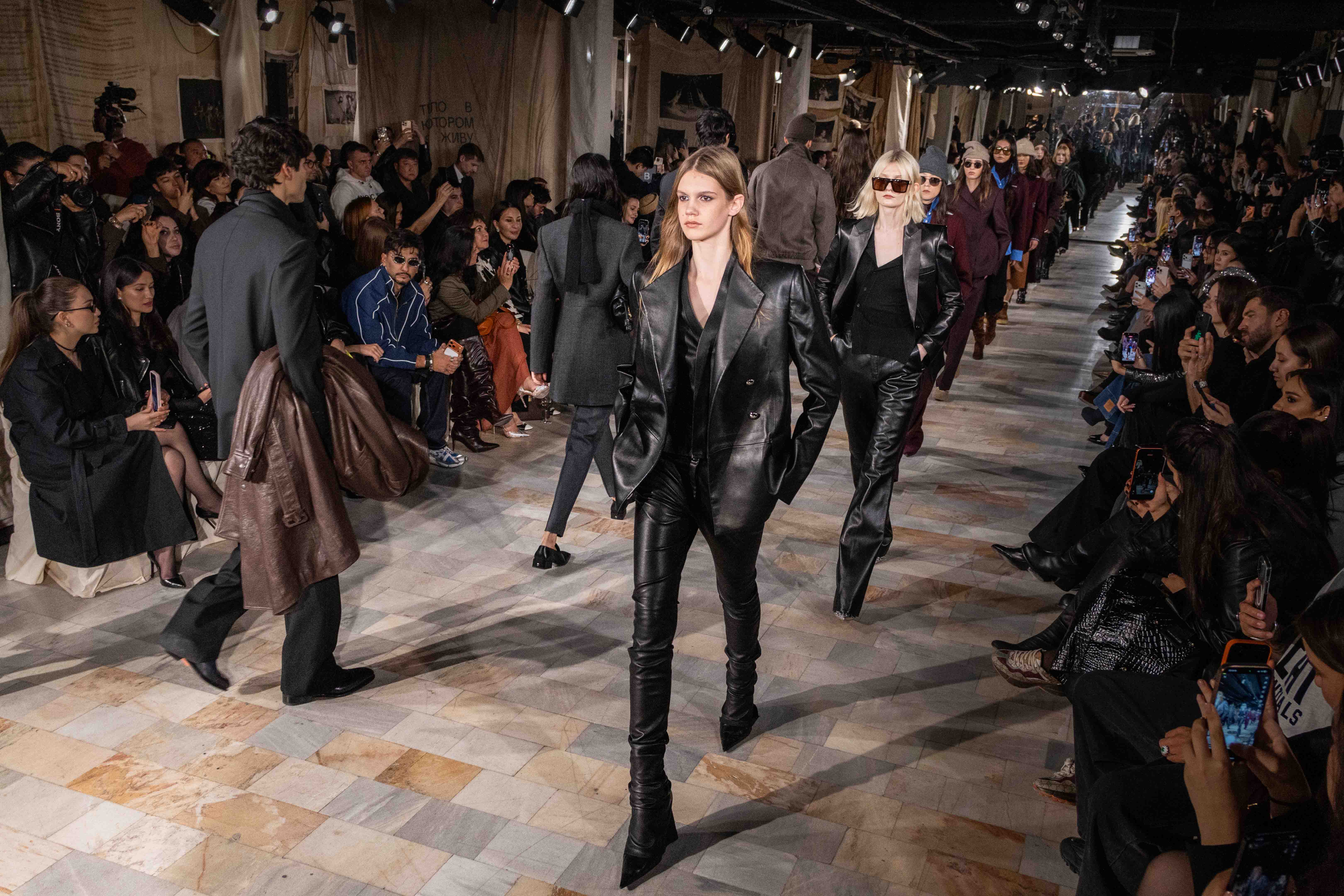 Glamour Avenue Показ GLAMOUR FASHION SHOW в театре Ильхом